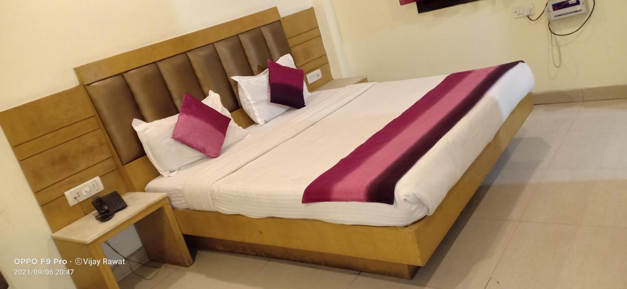 Hotel Golden Gate New Delhi Eksteriør billede