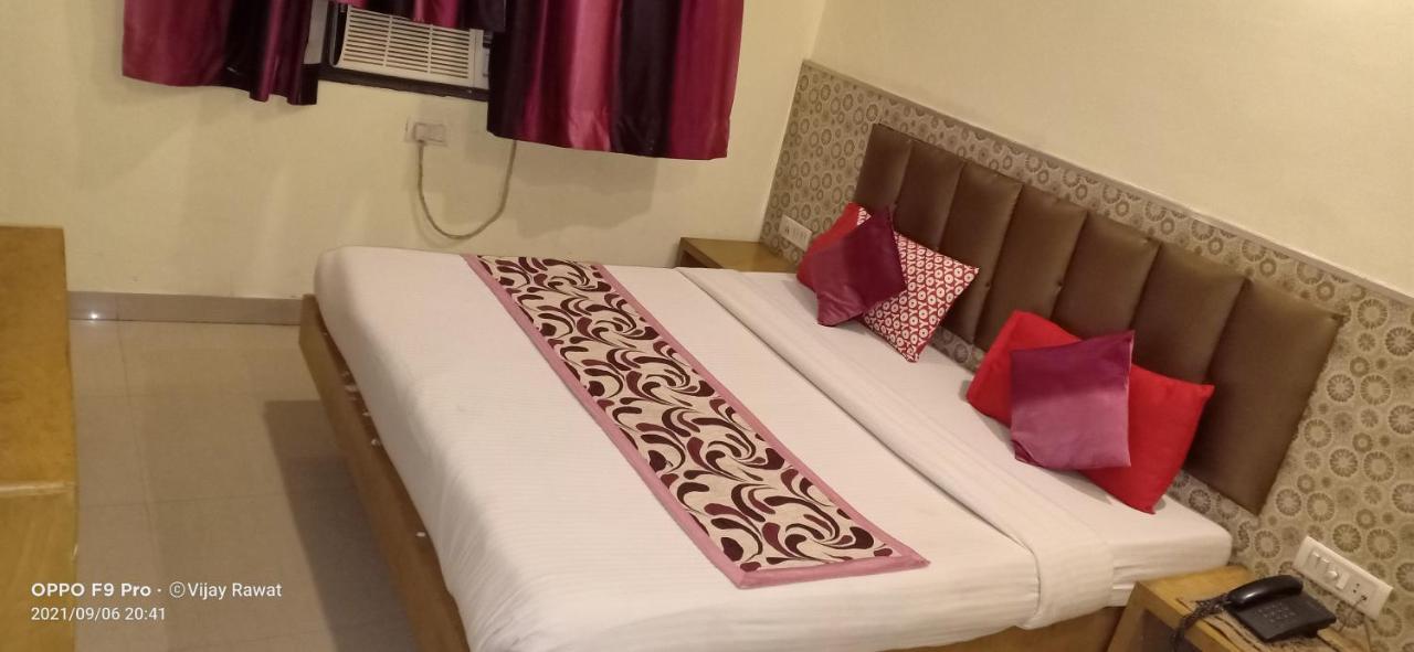 Hotel Golden Gate New Delhi Eksteriør billede