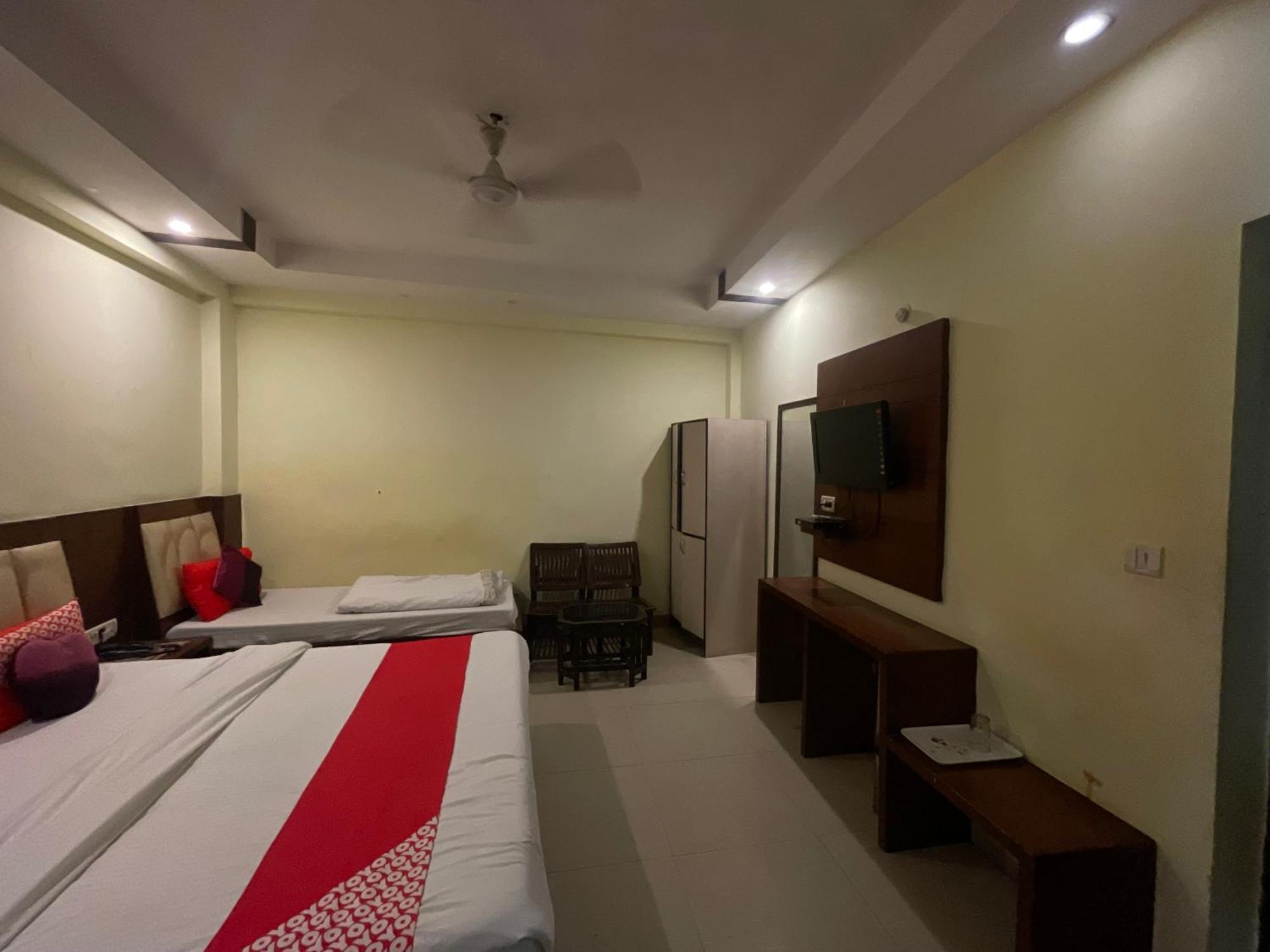 Hotel Golden Gate New Delhi Eksteriør billede