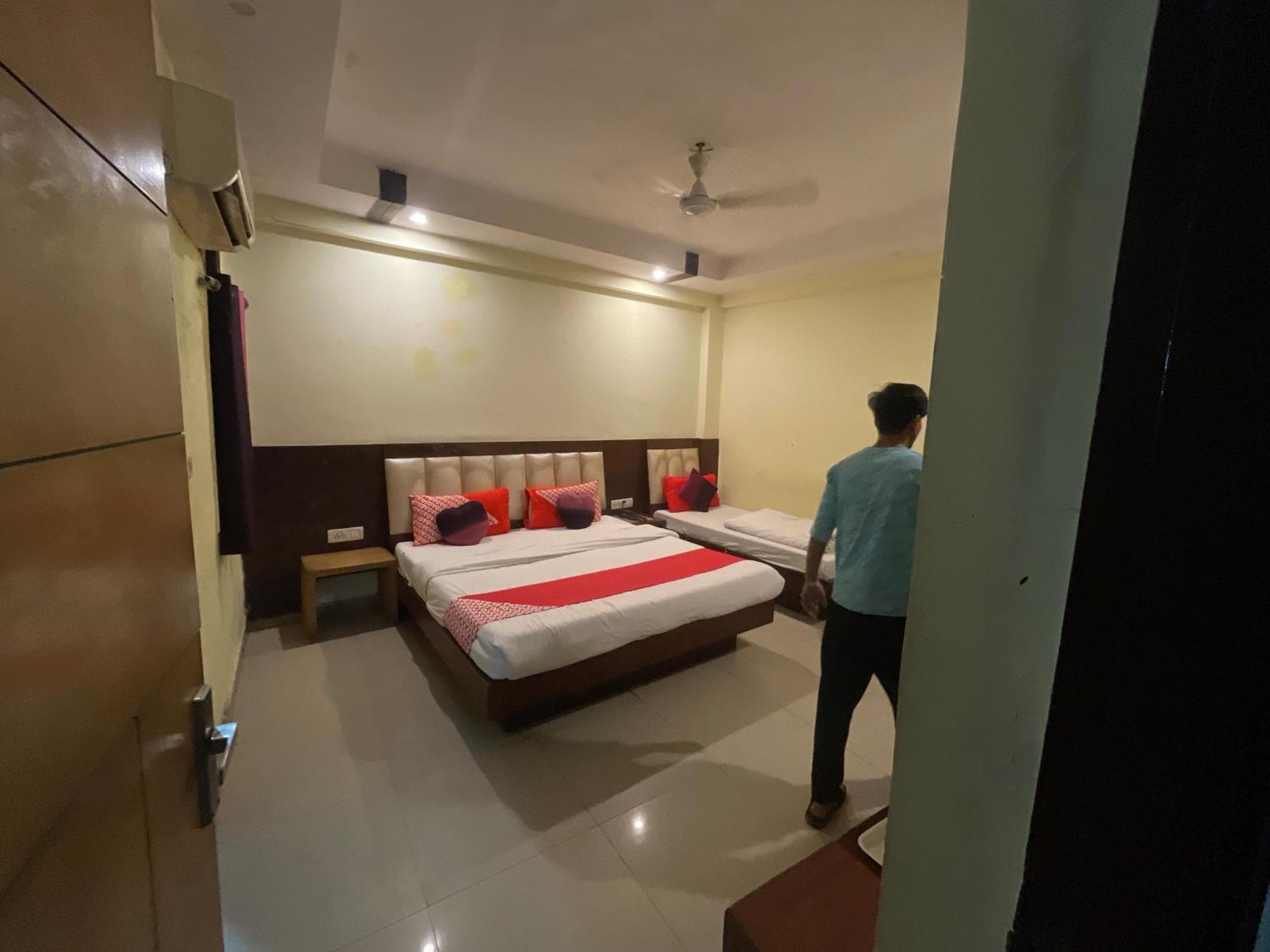 Hotel Golden Gate New Delhi Eksteriør billede